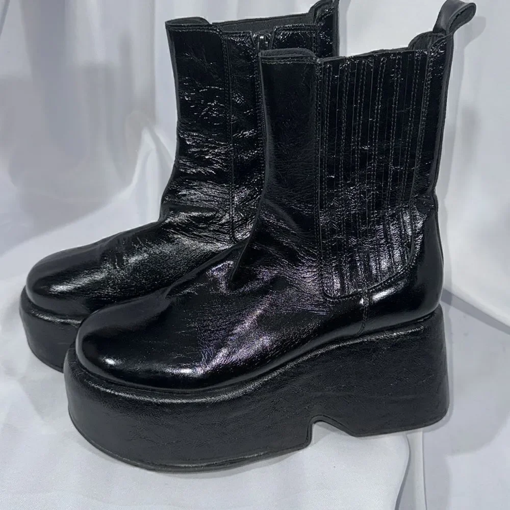 FREE PEOPLE DISCO DAYS PLATFORM BOOTS IN BLACK CRINKLED PATENT NEW